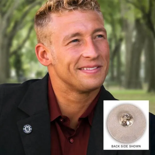 NEW YORK YANKEES COLLECTOR PIN JEWELRY CARD AARON JUDGE - Image 4