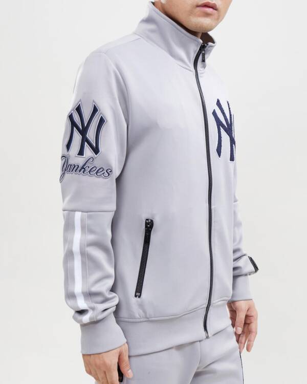 NEW YORK YANKEES PRO TEAM TRACK JACKET - Image 5