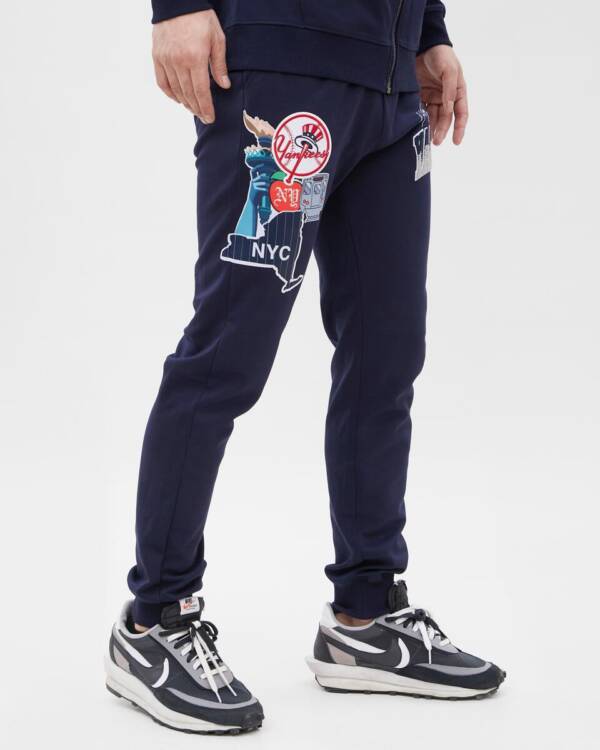 New York Yankees Gradient Logo Jogger - Image 4