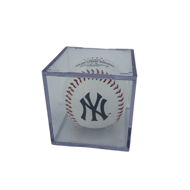 New York Yankees  Baseball Cube BALL Display Case