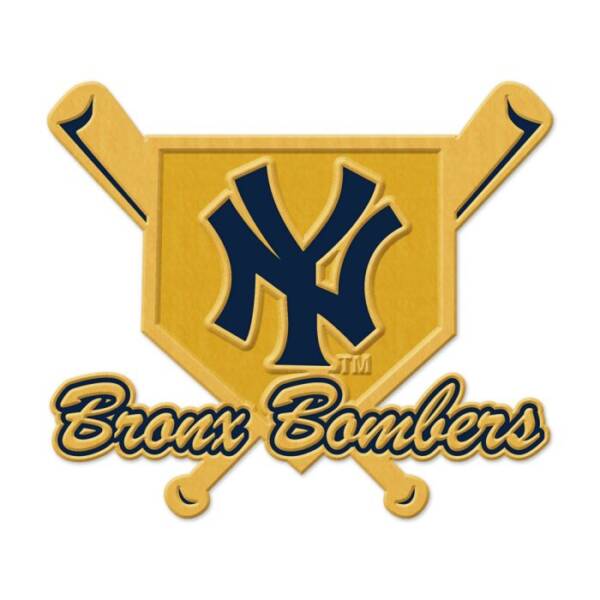 NEW YORK YANKEES COLLECTOR ENAMEL PIN JEWELRY CARD