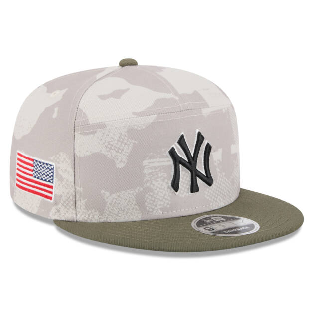 New York Yankees New Era Light Beige/Olive 2025 Armed Forces Day Split Panel 9FIFTY Snapback Hat