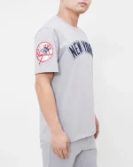 NEW YORK YANKEES PRO TEAM SHIRT - Image 4