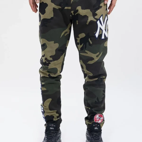 New York Yankees Logo Pro Team Sweatpant Camo