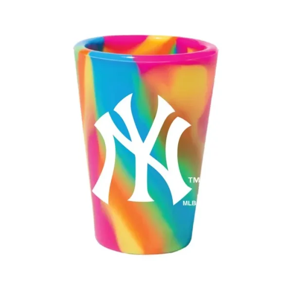 NEW YORK YANKEES HIPPIE 1.5OZ SILICONE SHOT GLASS