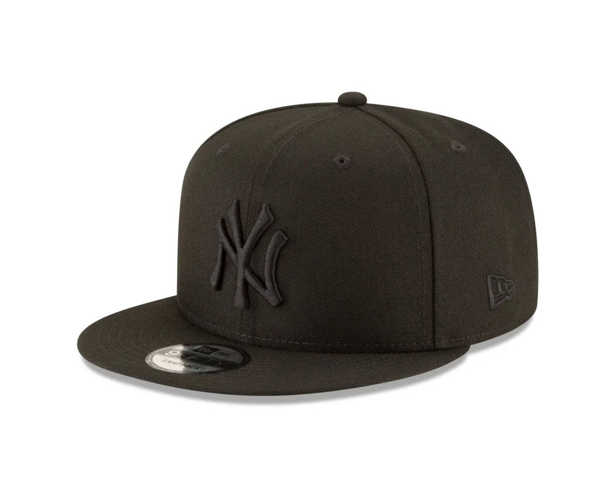 NY YANKEES NEW ERA 9FIFTY SNAPBACK  BLACK/BLACK COLOR BASIC /GRAY BRIM - Image 1