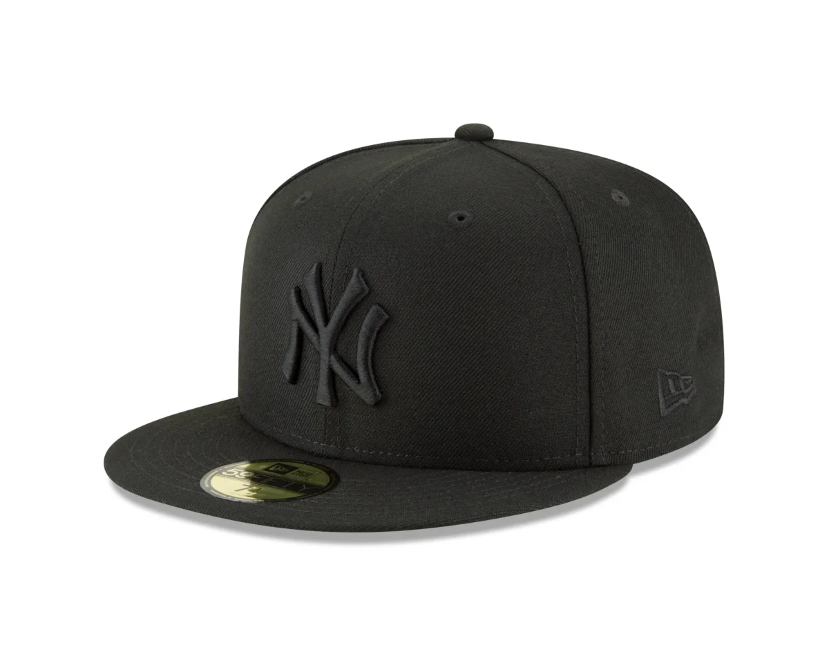 NY YANKEES AUTHENTIC COLLECTION 59FIFTY FITTED BLACK /BLACK - Image 1