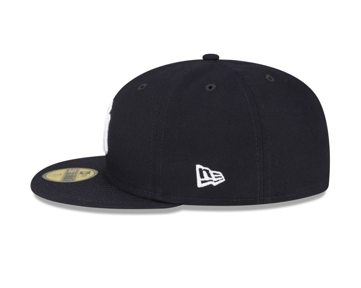 NY Yankees New Era Postseason   Side Patch 59FIFTY Fitted Hat  Navy 2025 - Image 3
