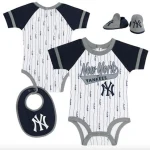 NY YANKEES  BASE HITTER CREEPER BIB BOOTIE NEWBORN